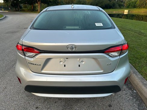 Used 2022 Toyota Corolla LE image 4