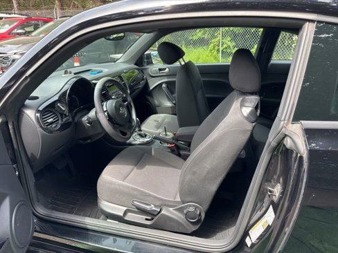 Used 2013 Volkswagen Beetle 2.5 image 9
