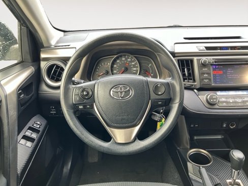 Used 2013 Toyota RAV4 XLE image 10
