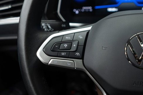 Used 2024 Volkswagen Jetta SE w/ Panoramic Sunroof Package image 19