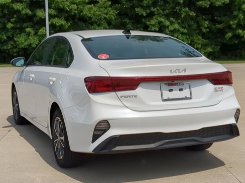 Used 2024 Kia Forte LXS image 4