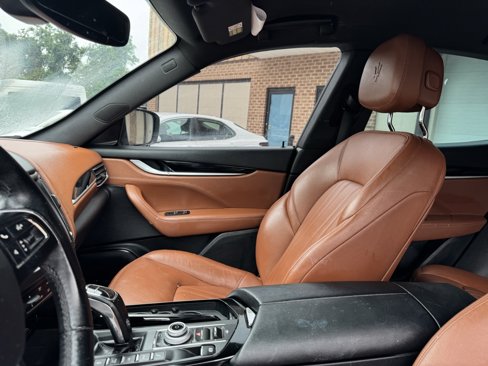 Used 2019 Maserati Levante image 33