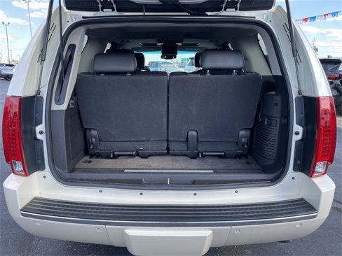 Used 2009 Cadillac Escalade AWD image 16