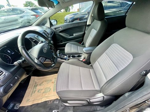 Used 2017 Kia Forte S image 16