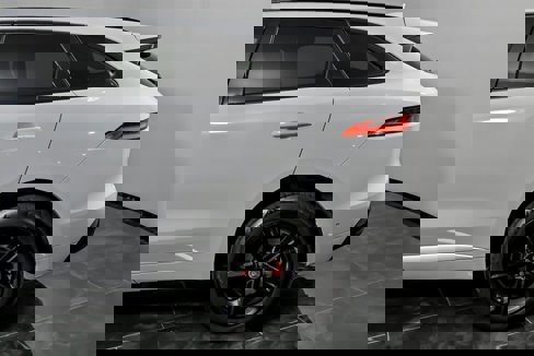 Used 2018 Jaguar F-PACE S image 8