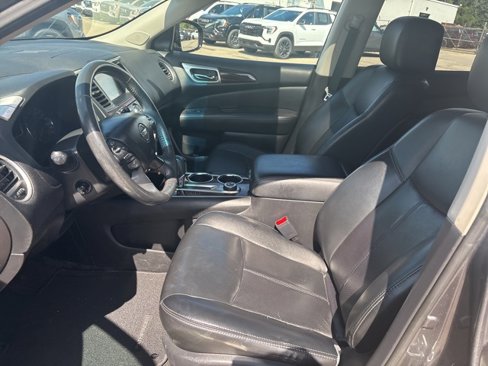 Used 2016 Nissan Pathfinder Platinum w/ Family Entertainment Package image 27