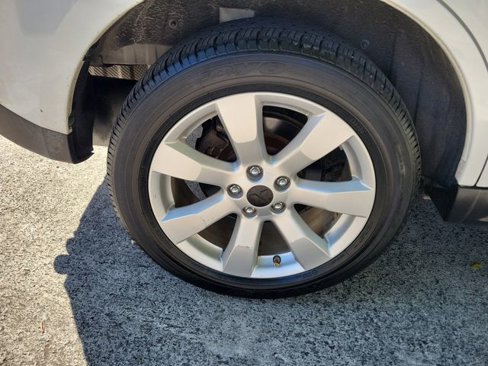 Used 2010 Mitsubishi Outlander XLS image 5