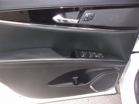 Used 2021 Lincoln Nautilus AWD image 14
