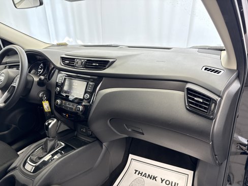 Used 2021 Nissan Rogue Sport S image 12
