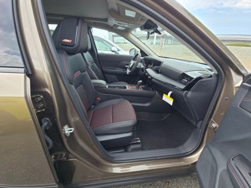New 2025 Nissan Kicks SR w/ SR Premium Package image 11