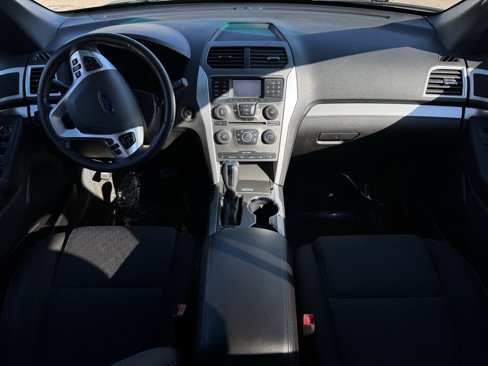Used 2014 Ford Explorer XLT image 7