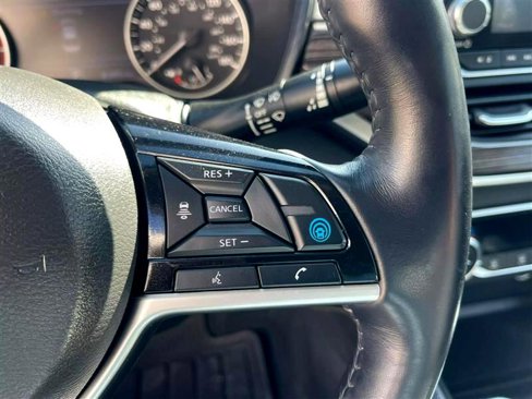 Used 2019 Nissan Altima 2.0 Edition One image 11