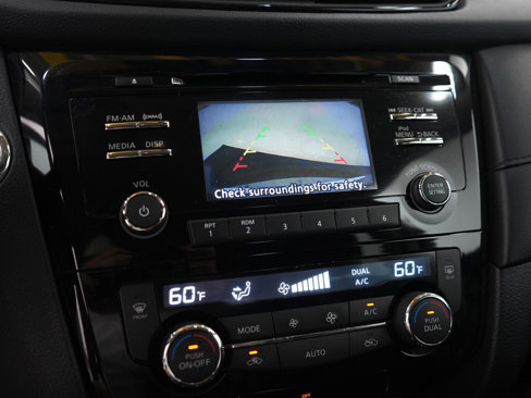 Used 2017 Nissan Rogue SV w/ Midnight Edition Package image 24