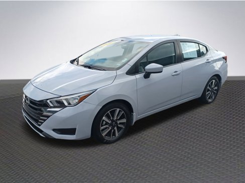 Used 2024 Nissan Versa SV w/ Trunk Package image 2