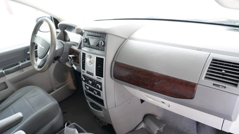 Used 2010 Chrysler Town & Country LX w/ PWR Window Group image 11