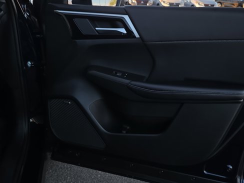 New 2025 Mitsubishi Outlander SE image 23