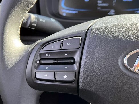 Certified 2023 Hyundai Venue SEL image 23