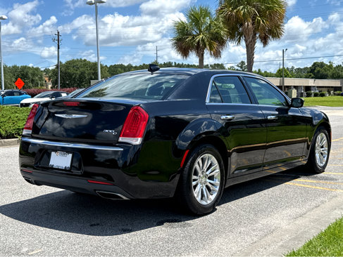 Used 2017 Chrysler 300 C image 28