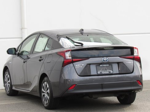 Certified 2020 Toyota Prius LE image 5