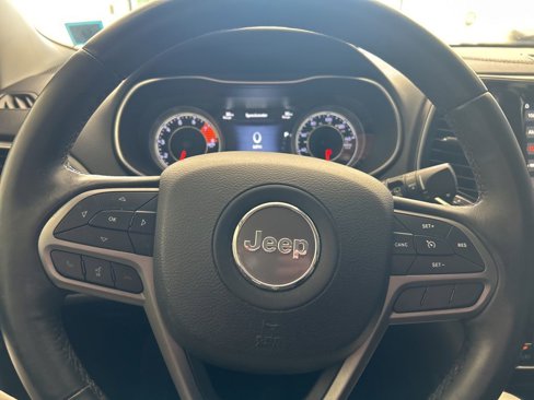 Used 2019 Jeep Cherokee Limited image 11