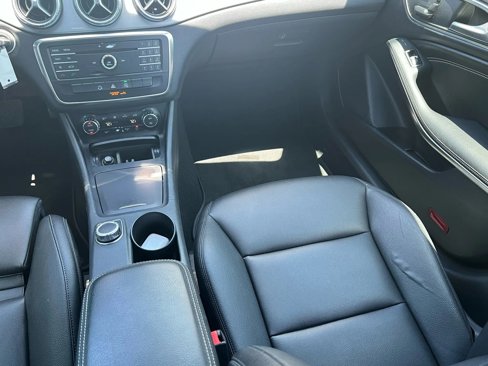 Used 2015 Mercedes-Benz CLA 250 image 20