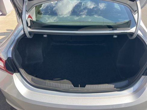 Used 2022 Chevrolet Malibu LT image 19