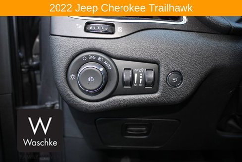 Used 2022 Jeep Cherokee Trailhawk w/ Comfort/Convenience Group image 24