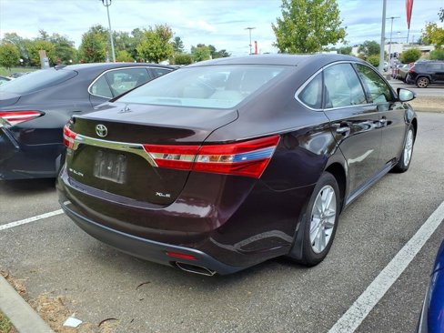 Used 2014 Toyota Avalon XLE image 2