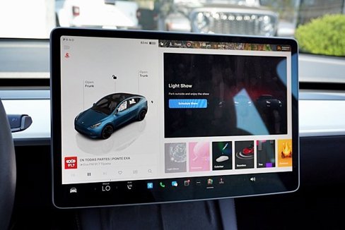 Used 2022 Tesla Model Y Performance image 32