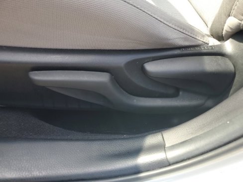 Used 2019 Toyota Corolla LE image 21