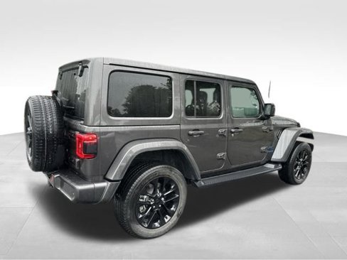 Used 2021 Jeep Wrangler Unlimited Sahara image 8