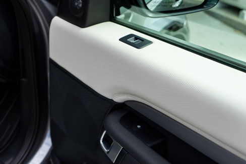 Used 2021 Land Rover Discovery S R-Dynamic image 46