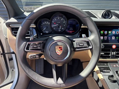Used 2025 Porsche Macan image 15