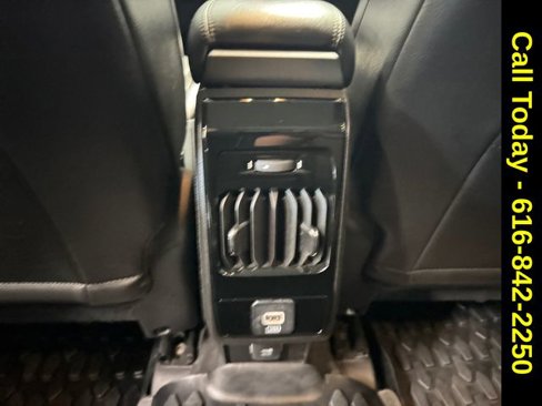 Used 2022 Jeep Compass Latitude w/ Sun and Sound Group image 17