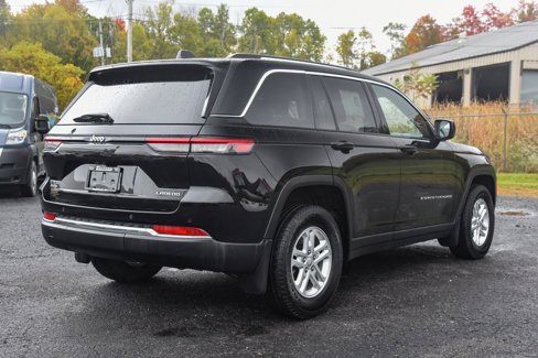 Certified 2023 Jeep Grand Cherokee Laredo w/ Luxury Tech Group I image 4