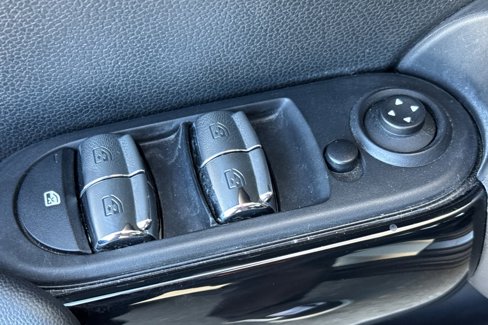 Used 2018 MINI Cooper S image 12