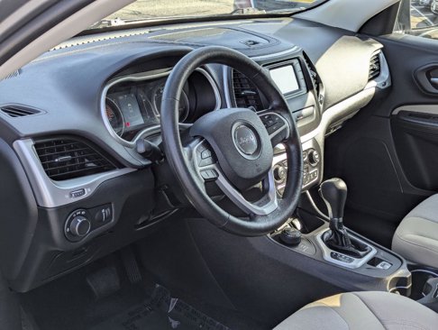 Used 2017 Jeep Cherokee Sport w/ Safety Group image 6
