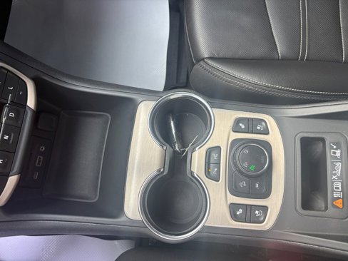 Used 2023 GMC Terrain Denali w/ Denali Premium Package image 25