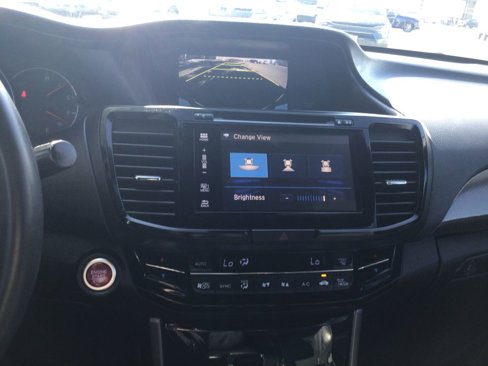 Used 2016 Honda Accord Touring image 9