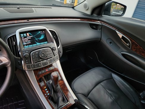 Used 2010 Buick LaCrosse CXS w/ Touring Package image 10