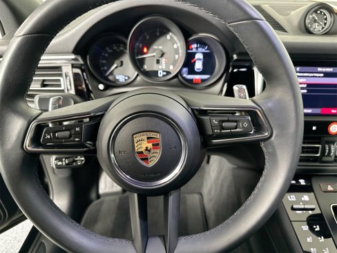 Certified 2024 Porsche Macan image 20