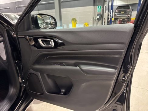Used 2022 Jeep Compass Altitude image 32