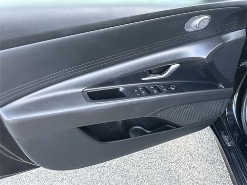 Used 2024 Hyundai Elantra SE image 8