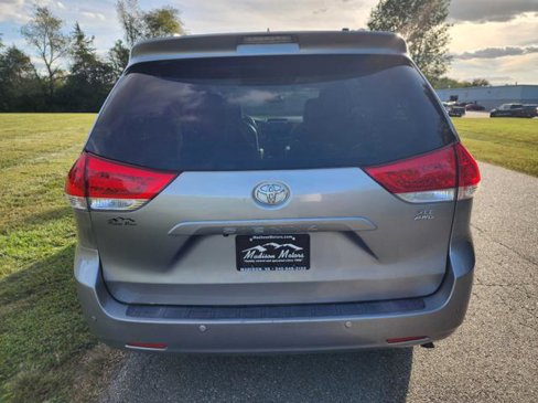 Used 2012 Toyota Sienna XLE image 7