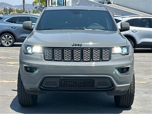 Used 2019 Jeep Grand Cherokee Altitude image 2