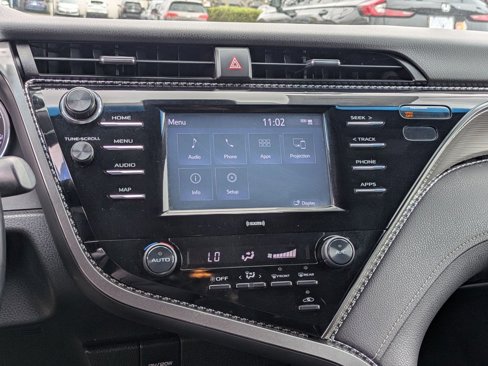 Used 2020 Toyota Camry SE image 10