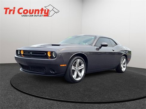 Used 2017 Dodge Challenger SXT w/ Super Sport Group (SS/T) image 3