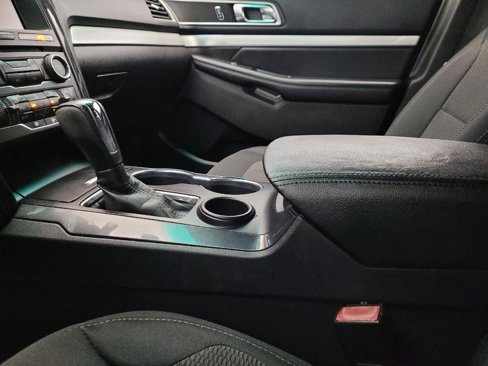 Used 2017 Ford Explorer XLT w/ Equipment Group 201A image 26