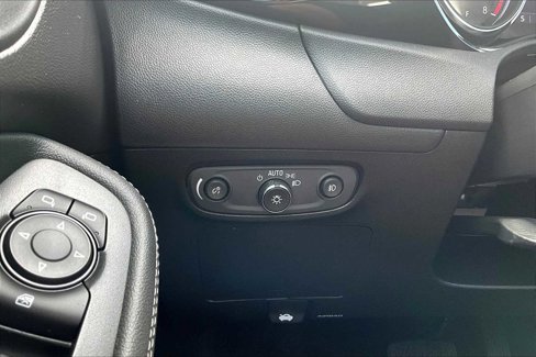 Used 2022 Buick Encore GX Select w/ Sport Touring Package image 35