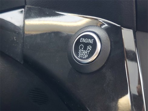 Used 2017 Ford Escape Titanium image 22